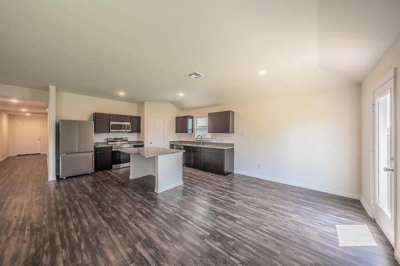 433 Rose Avenue, Cleburne TX 76033 - Photo 8