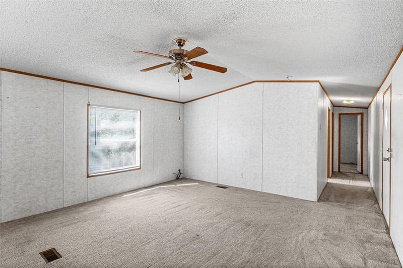 1321 Phoenix Court, Granbury TX 76048 - Photo 7