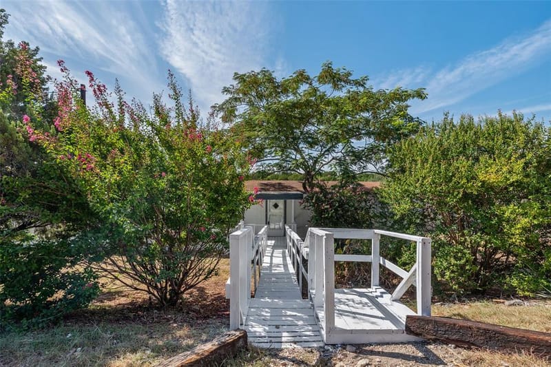 1321 Phoenix Court, Granbury TX 76048 - Photo 3