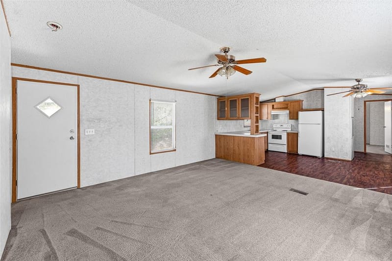 1321 Phoenix Court, Granbury TX 76048 - Photo 5