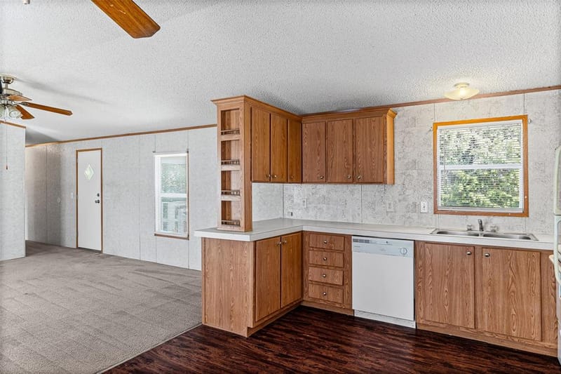 1321 Phoenix Court, Granbury TX 76048 - Photo 9