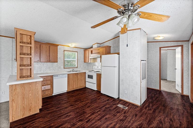 1321 Phoenix Court, Granbury TX 76048 - Photo 8