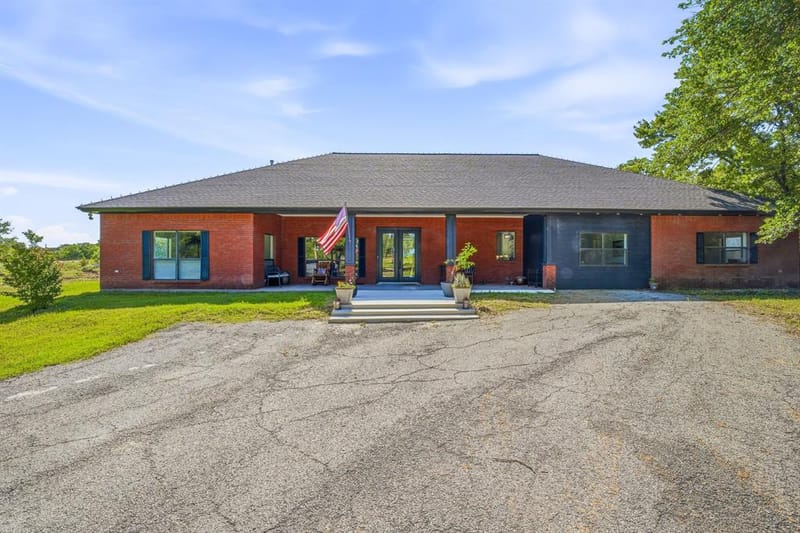 1015 County Road 134, Stephenville TX 76401 - Photo 2