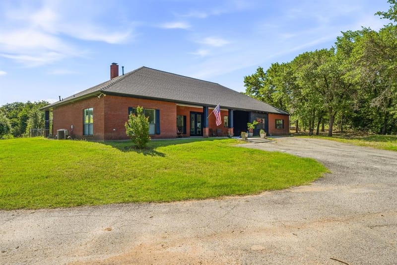 1015 County Road 134, Stephenville TX 76401 - Photo 3