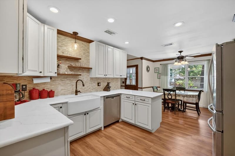 2214 Ravinia Drive, Arlington TX 76012 - Photo 4