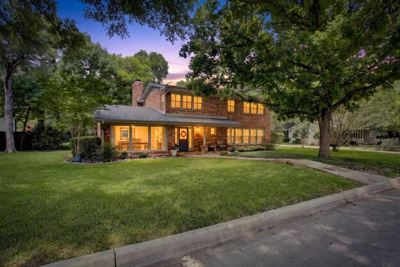 3712 Fox Hollow Street, Fort Worth TX 76109 - Photo 2