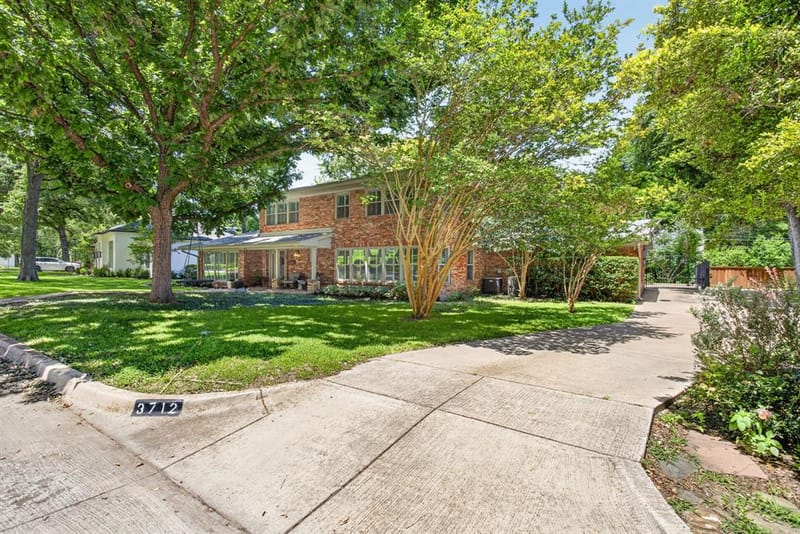 3712 Fox Hollow Street, Fort Worth TX 76109 - Photo 4