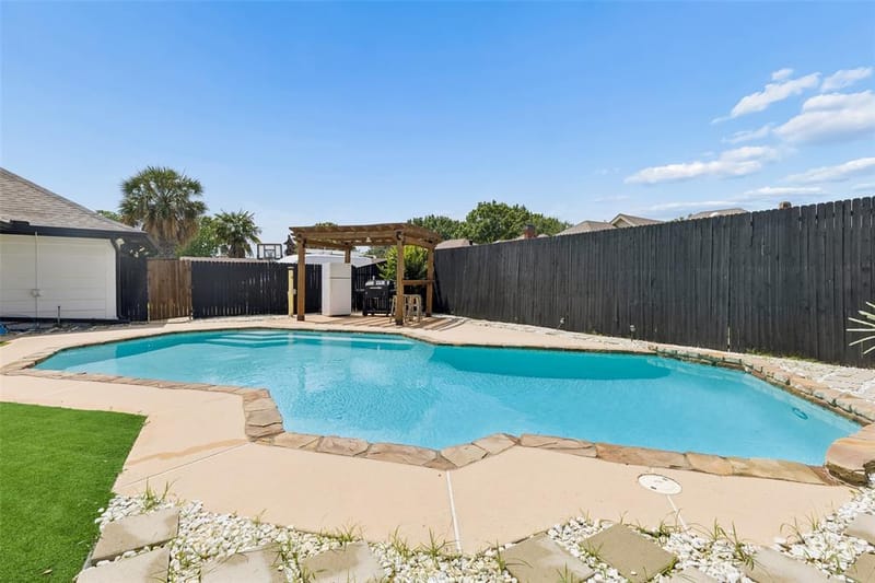 2405 Hanover Court, Rowlett TX 75088 - Photo 3