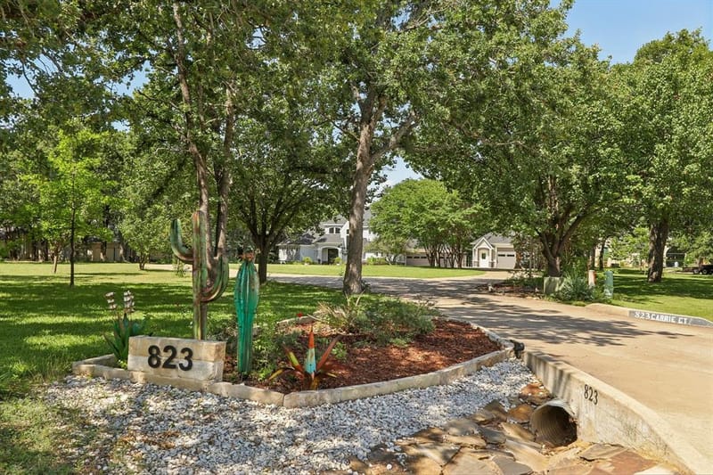 823 Carrie Court, Lakewood Village TX 75068 - Photo 2