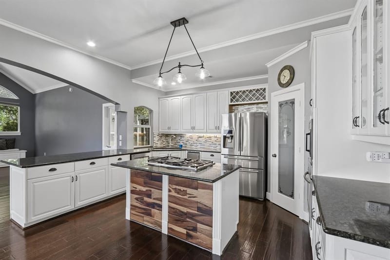 823 Carrie Court, Lakewood Village TX 75068 - Photo 8