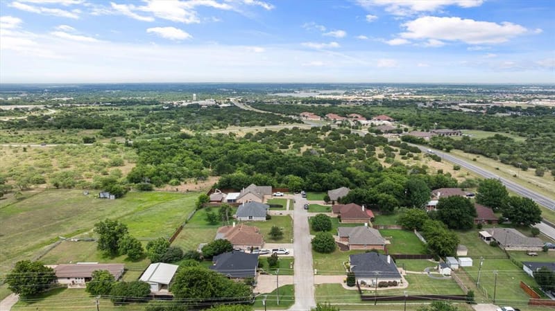 1904 Lazy Court, Granbury TX 76048 - Photo 32