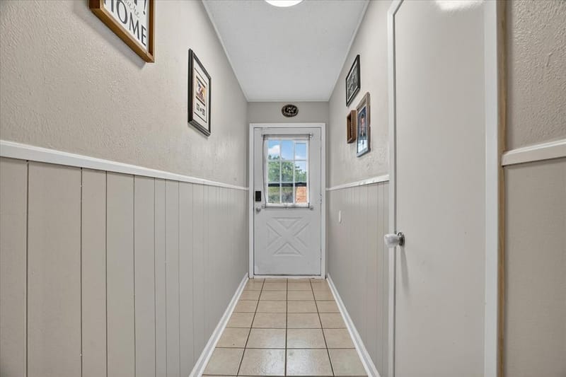 408 Grandview Drive, Granbury TX 76049 - Photo 2