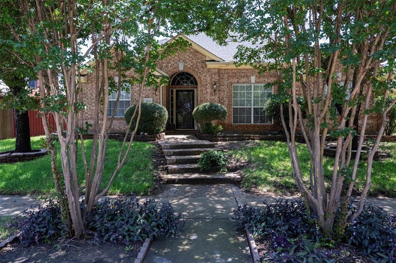 5833 Legend Lane, The Colony TX 75056 - Photo 2