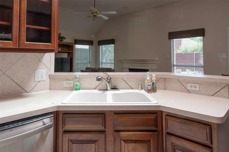 5833 Legend Lane, The Colony TX 75056 - Photo 9