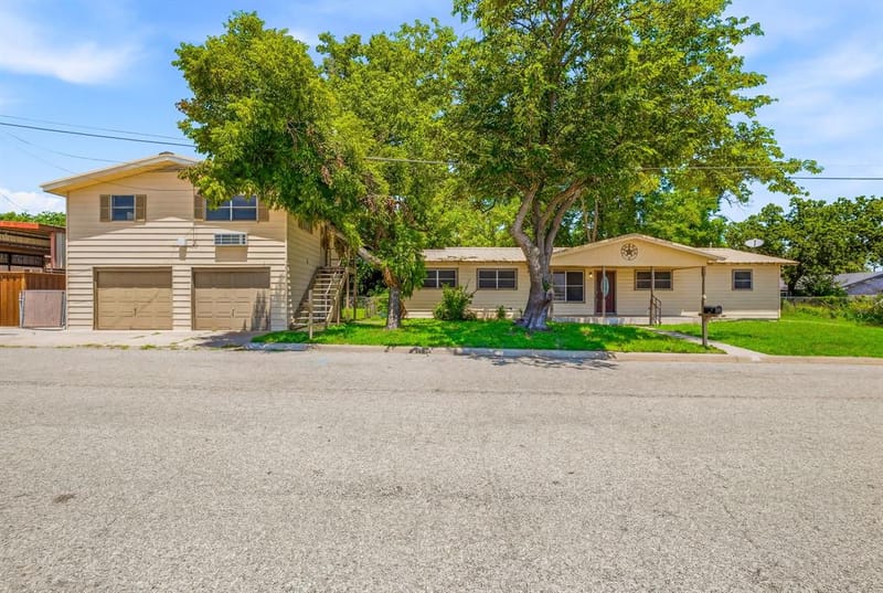 1571 W Ash Street, Stephenville TX 76401