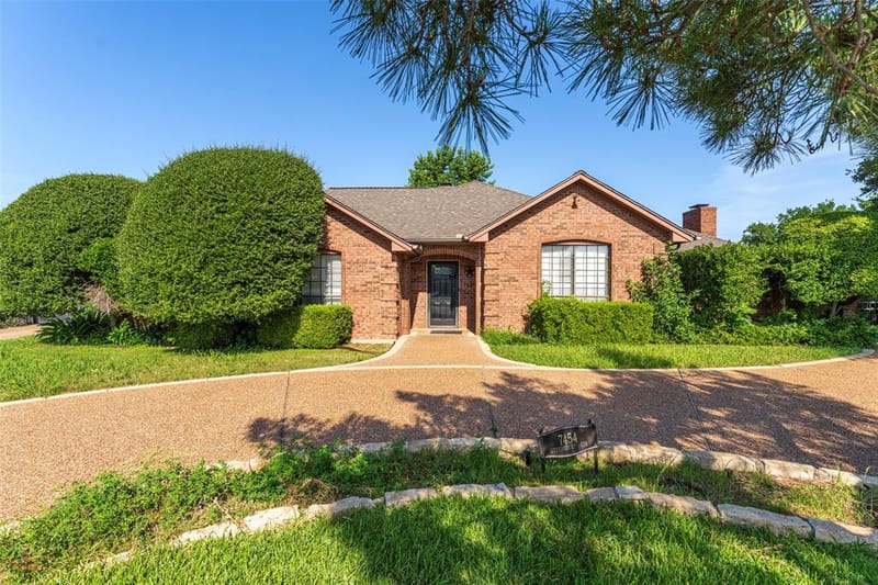 7454 Queensbury Circle, Fort Worth TX 76133 - Photo 2
