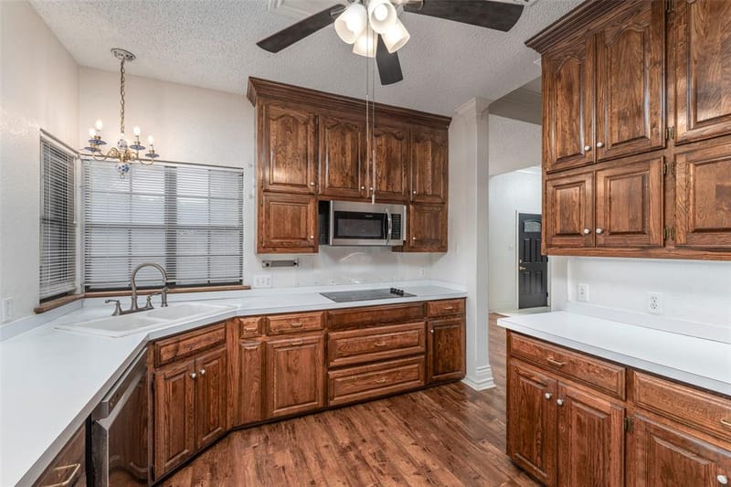 7454 Queensbury Circle, Fort Worth TX 76133 - Photo 11