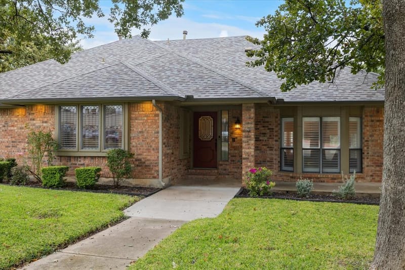 2618 Keystone Drive, Arlington TX 76006 - Photo 4