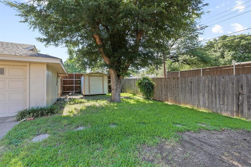 10621 Mapleridge Drive, Dallas TX 75238 - Photo 24
