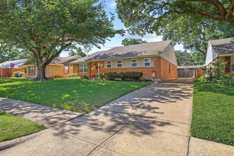 10621 Mapleridge Drive, Dallas TX 75238 - Photo 4