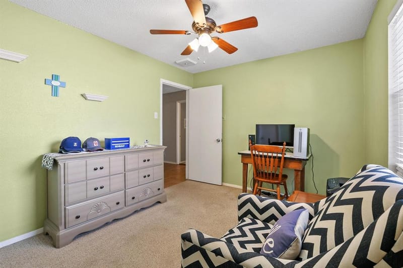 10621 Mapleridge Drive, Dallas TX 75238 - Photo 21