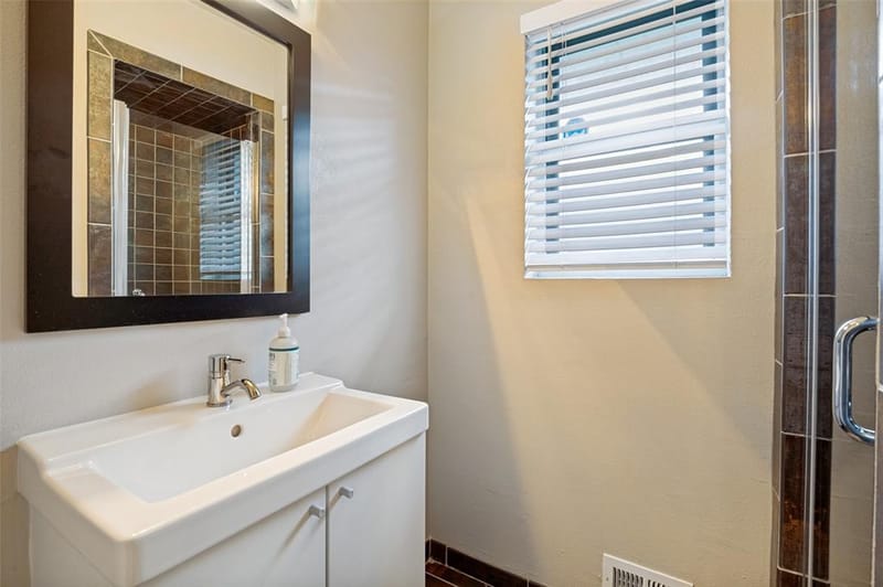 9421 Meadowknoll Drive, Dallas TX 75243 - Photo 20