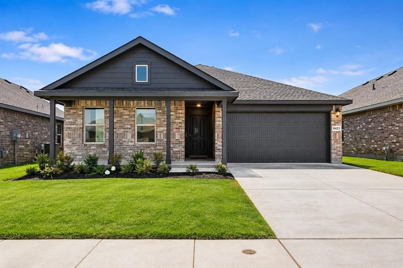 8421 BLUEBONNET BEND Road, Fort Worth TX 76131