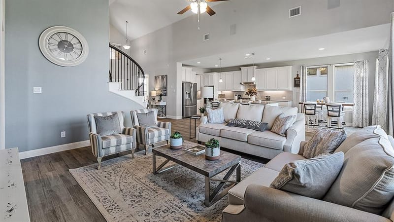 4927 SIMMENTAL Drive, Arlington TX 76001 - Photo 6