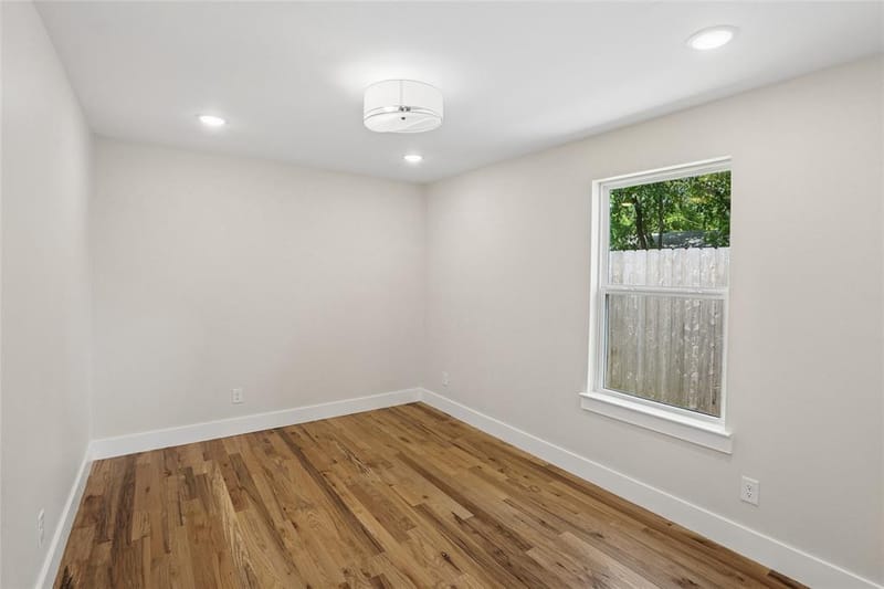 627 S Willomet Avenue, Dallas TX 75208 - Photo 26