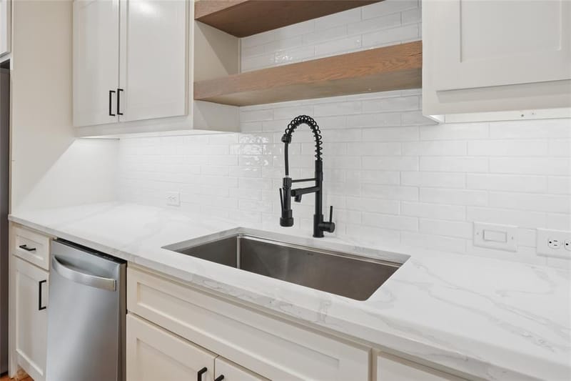 627 S Willomet Avenue, Dallas TX 75208 - Photo 9