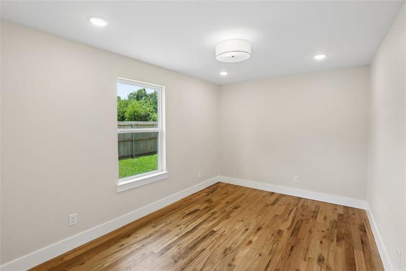 627 S Willomet Avenue, Dallas TX 75208 - Photo 30