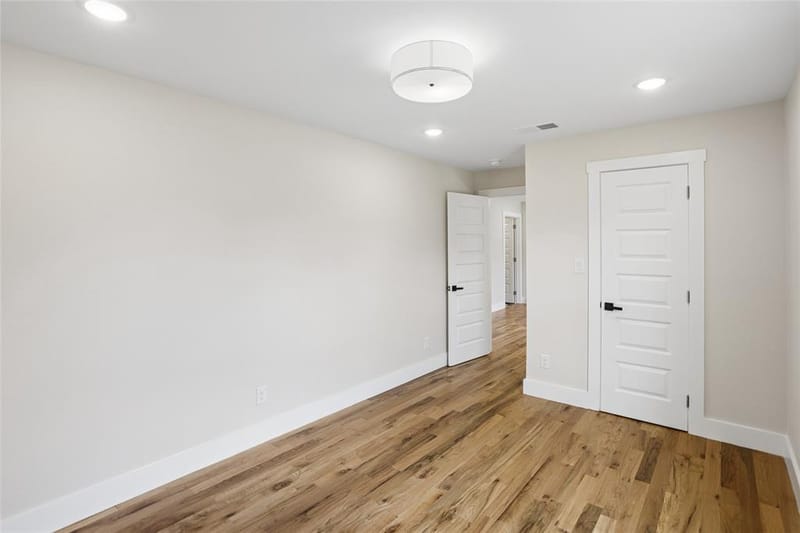 627 S Willomet Avenue, Dallas TX 75208 - Photo 31