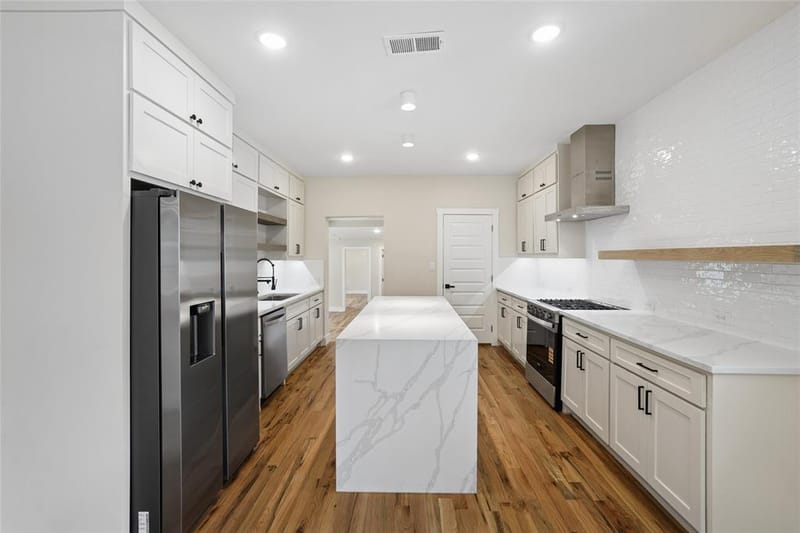 627 S Willomet Avenue, Dallas TX 75208 - Photo 8