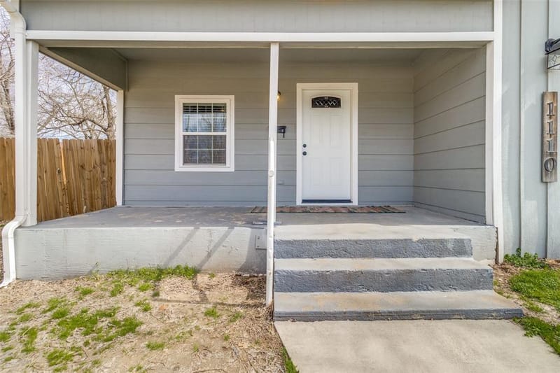 1110 Chestnut Street, Bonham TX 75418 - Photo 2