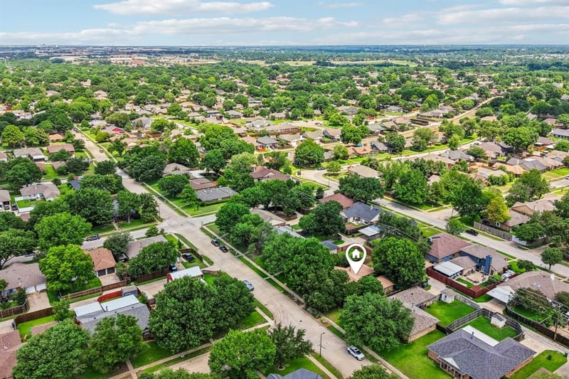 113 E Bancroft Drive, Garland TX 75040 - Photo 2