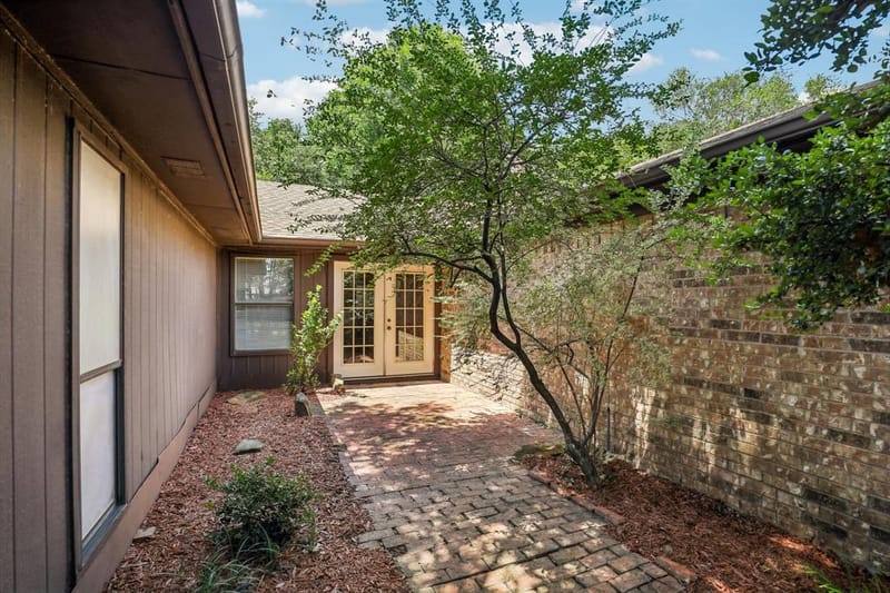 113 E Bancroft Drive, Garland TX 75040 - Photo 10