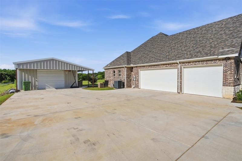 917 County Road 2175, Decatur TX 76234 - Photo 31