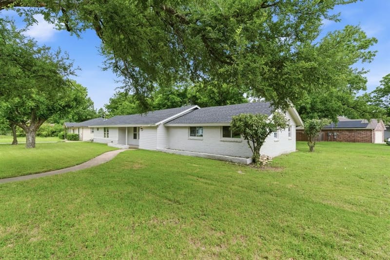 507 Country Club Road, Cleburne TX 76033 - Photo 3