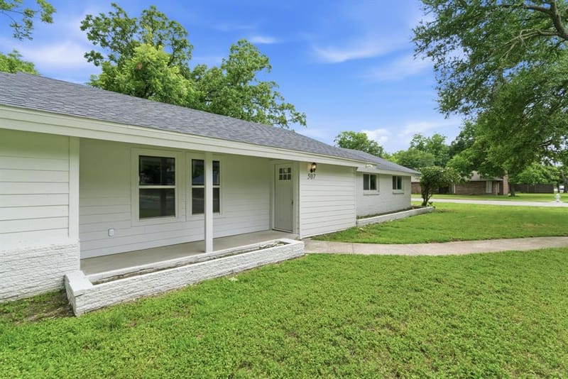 507 Country Club Road, Cleburne TX 76033 - Photo 4