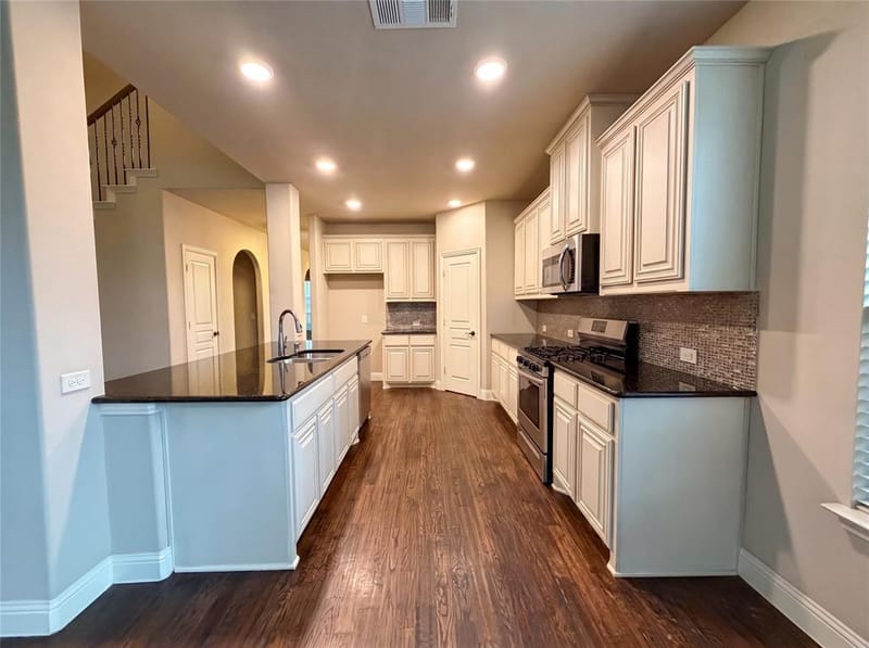 725 Lyndhurst Drive, Anna TX 75409 - Photo 2