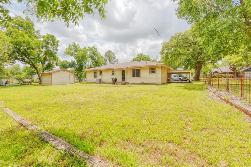 308 W White Street, Pilot Point TX 76258 - Photo 11