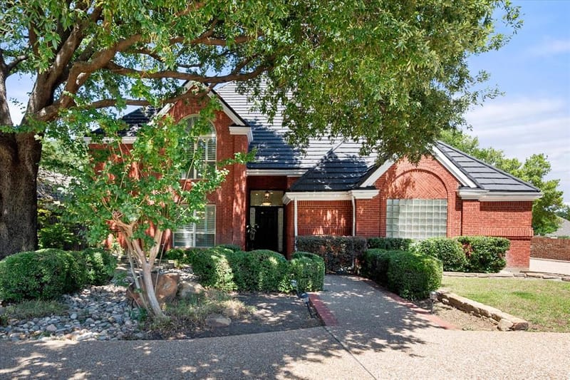2801 Knotted Oaks Trail, Arlington TX 76006 - Photo 2