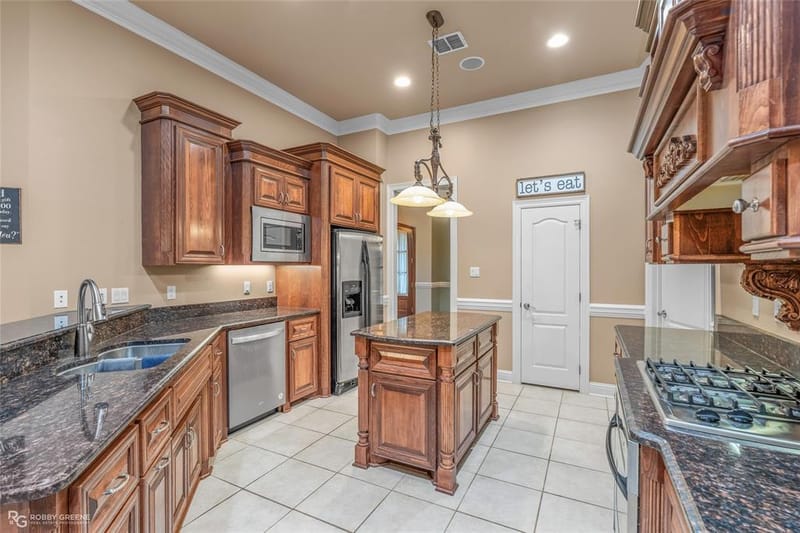 336 Briars Court, Bossier City LA 71111 - Photo 9