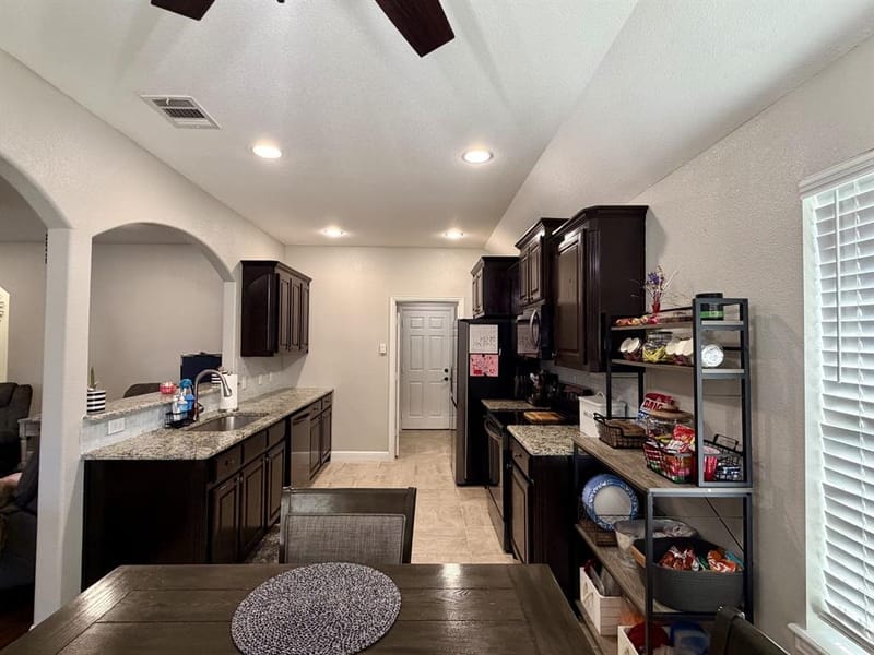 2105 Stonegate Boulevard, Bridgeport TX 76426 - Photo 7