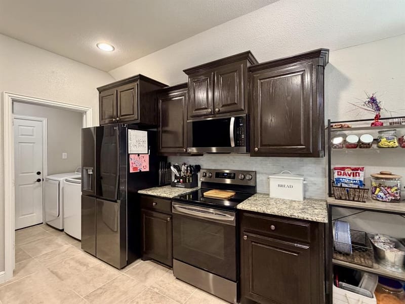 2105 Stonegate Boulevard, Bridgeport TX 76426 - Photo 8