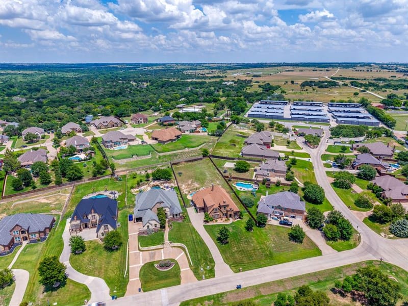 12416 Indian Creek Drive, Fort Worth TX 76179 - Photo 4