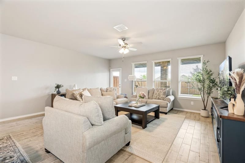 321 Pasture Drive, Midlothian TX 76065 - Photo 9