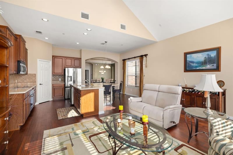 1912 Lantana Lane, Irving TX 75063 - Photo 11