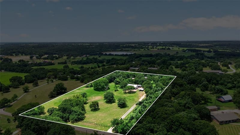 1300 Shannon Drive, Cleburne TX 76031 - Photo 3