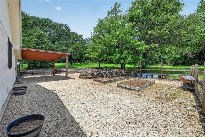1300 Shannon Drive, Cleburne TX 76031 - Photo 32